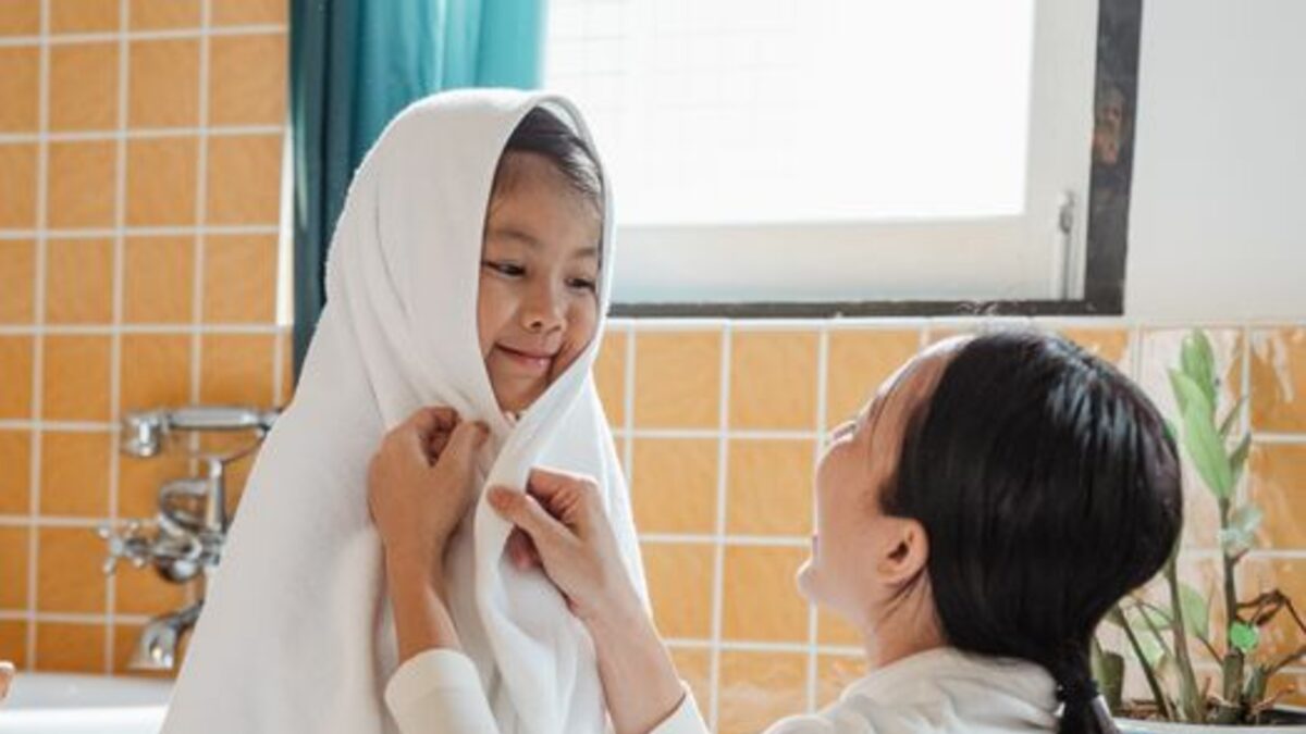 Con hay ốm, hay nằm viện nên mua bảo hiểm gì và mua khi nào? (2026)