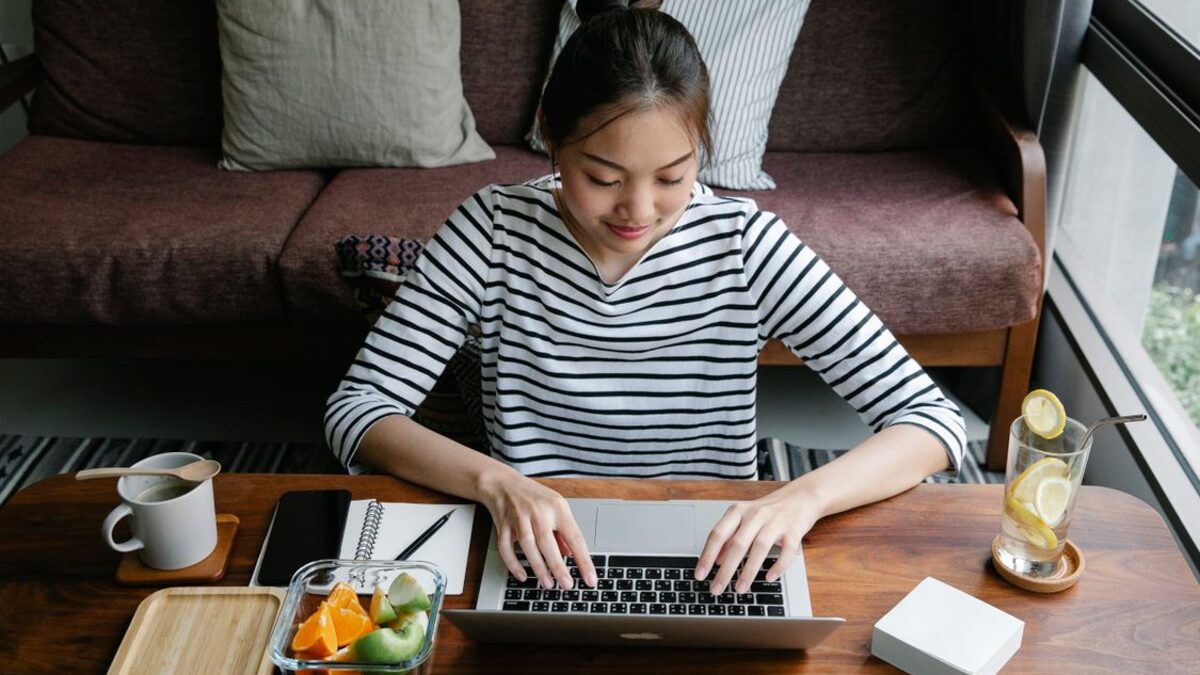 Làm nghề tự do, freelancer có nên mua bảo hiểm nhân thọ? Hướng dẫn 2026